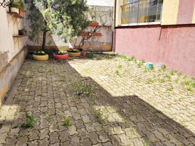 Apartament spatios, cu garaj si curte interioara – Faleza Nord