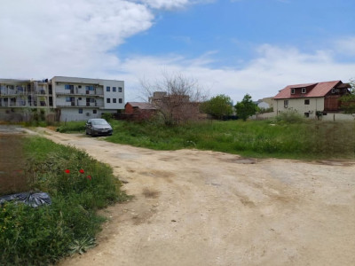 Mamaia-Sat, teren 660mp